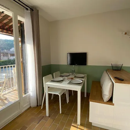 Studio La Pinede Plage A 150m Clim Place De Parking Privee *