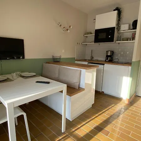 Studio La Pinede Plage A 150m Clim Place De Parking Privee Apartment