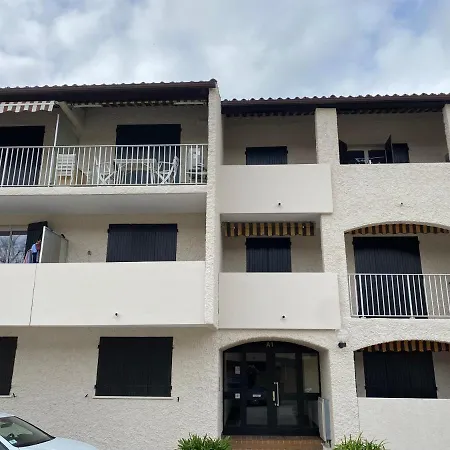 Apartment Studio La Pinede Plage A 150m Clim Place De Parking Privee Saint-Cyr-sur-Mer